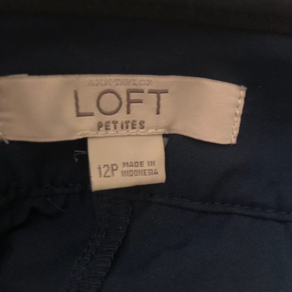 💕💕LOFT Lace Overlay Mini Skirt with POCKETS!!💕 I repeat.. pockets! - Picture 4 of 4